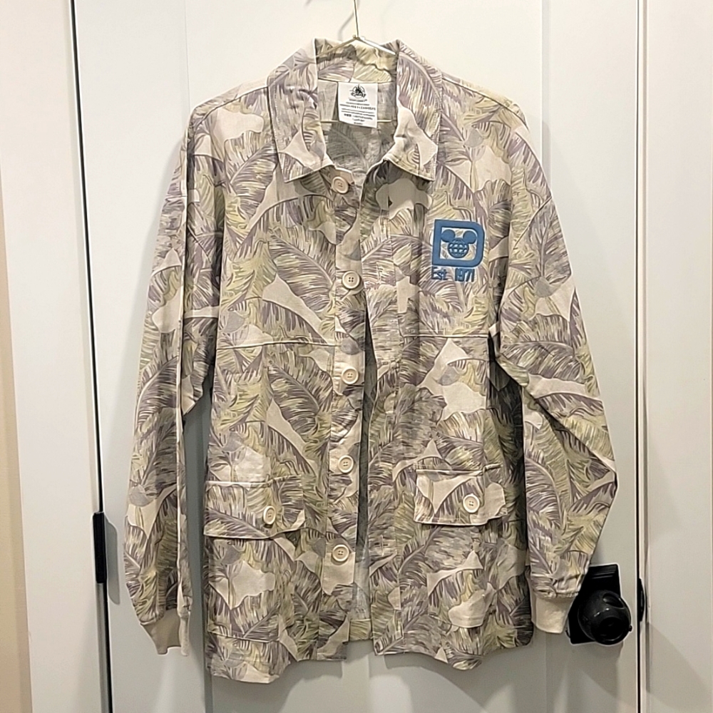 NWOT Disney World Leaf Print Spirit Jersey Mens Medium